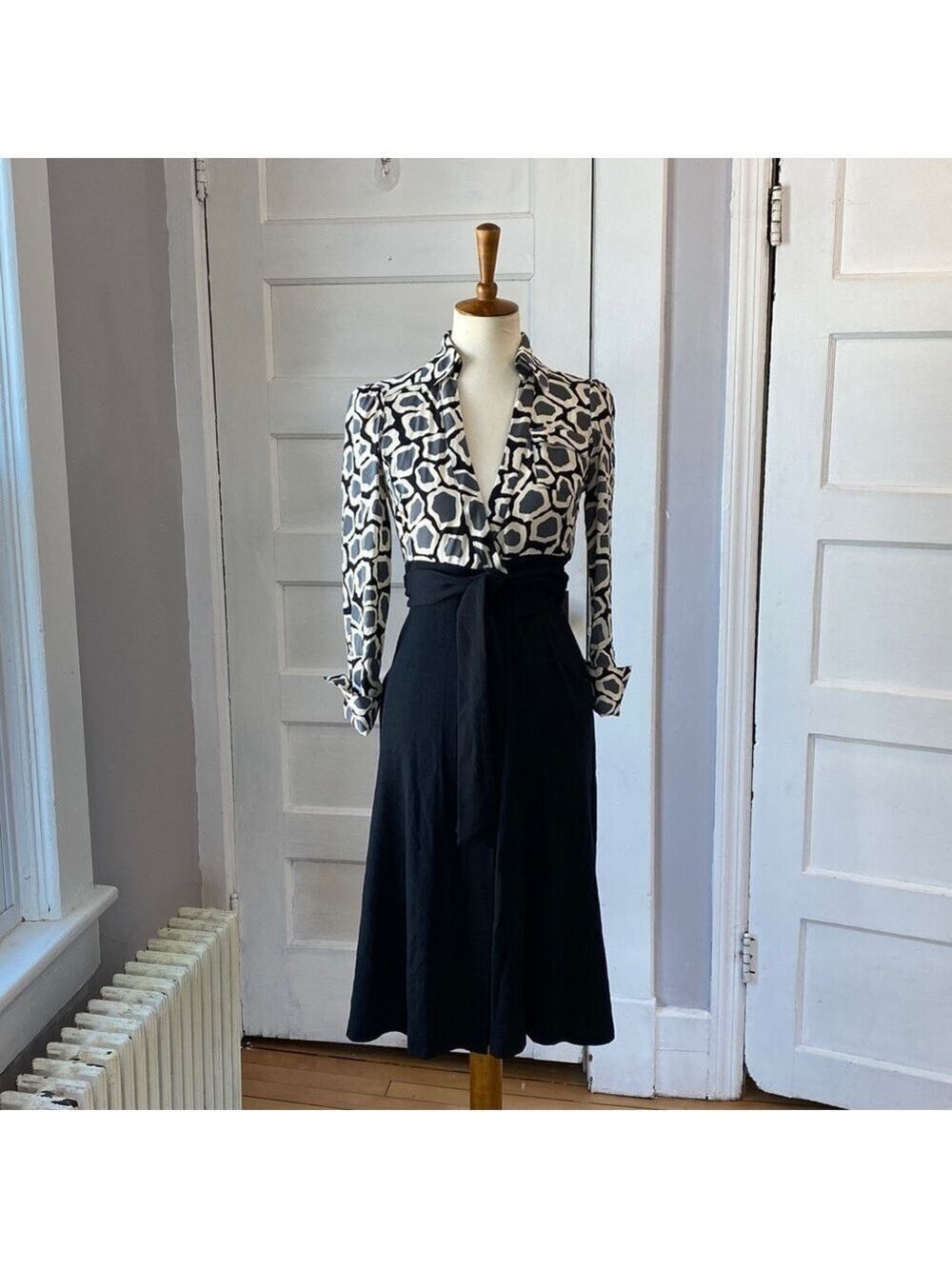 Diane Von Furstenberg Silk Blend Wrap Dress, Size 4
